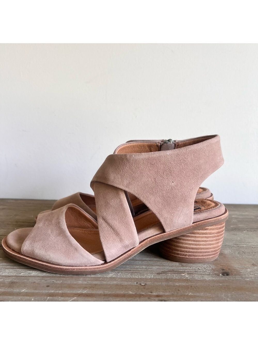 Sofft Women's Camille Stone Suede Heeled Shoe Size 9 #211A - Picture 3 of 11